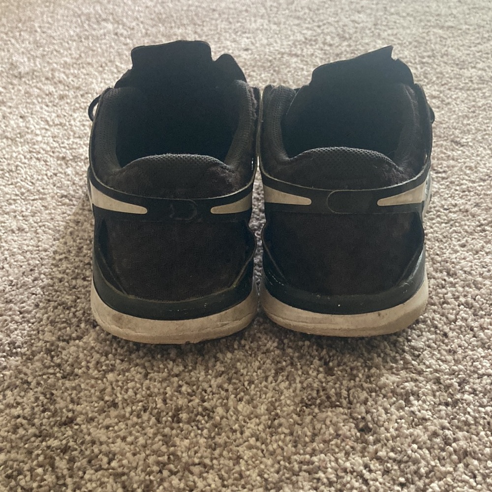 Nike - Picture 2 of 4